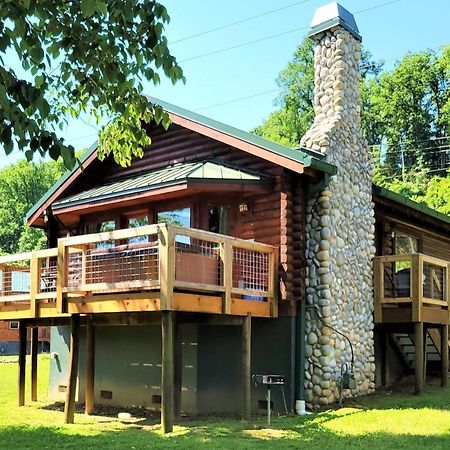 Skinny Dippin'-River Front- Free Tickets-Dog Friendly-Sleeps 6 Pigeon Forge Exterior photo